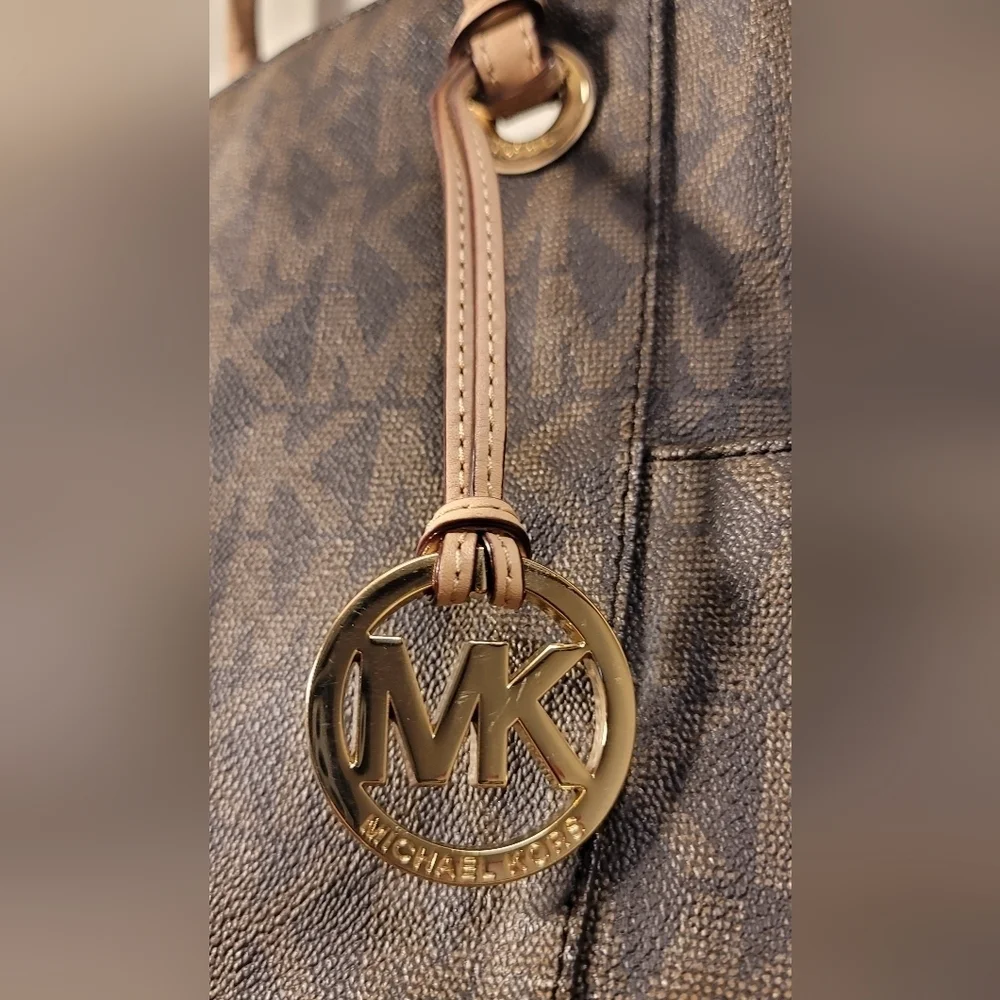C - Michael Kors Jet Set brown monogram Vegan leather handbag - Picture 5 of 14